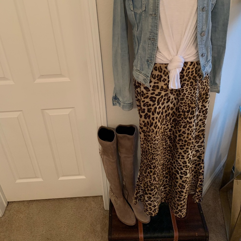 Leopard skirt